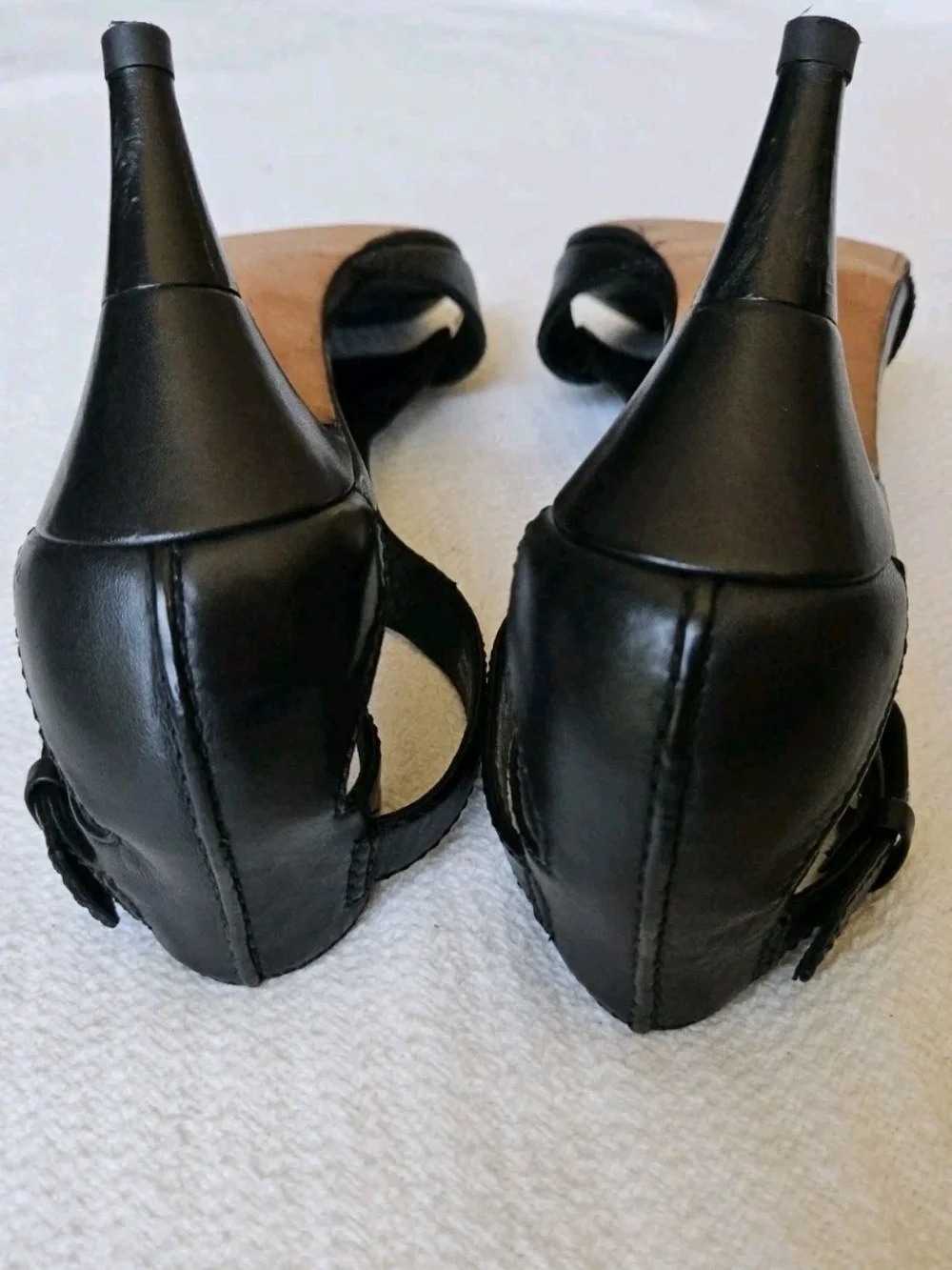 Via Spiga V-Trina Black T-Strap Sandal Heels Sz 8M Professionally Resoled